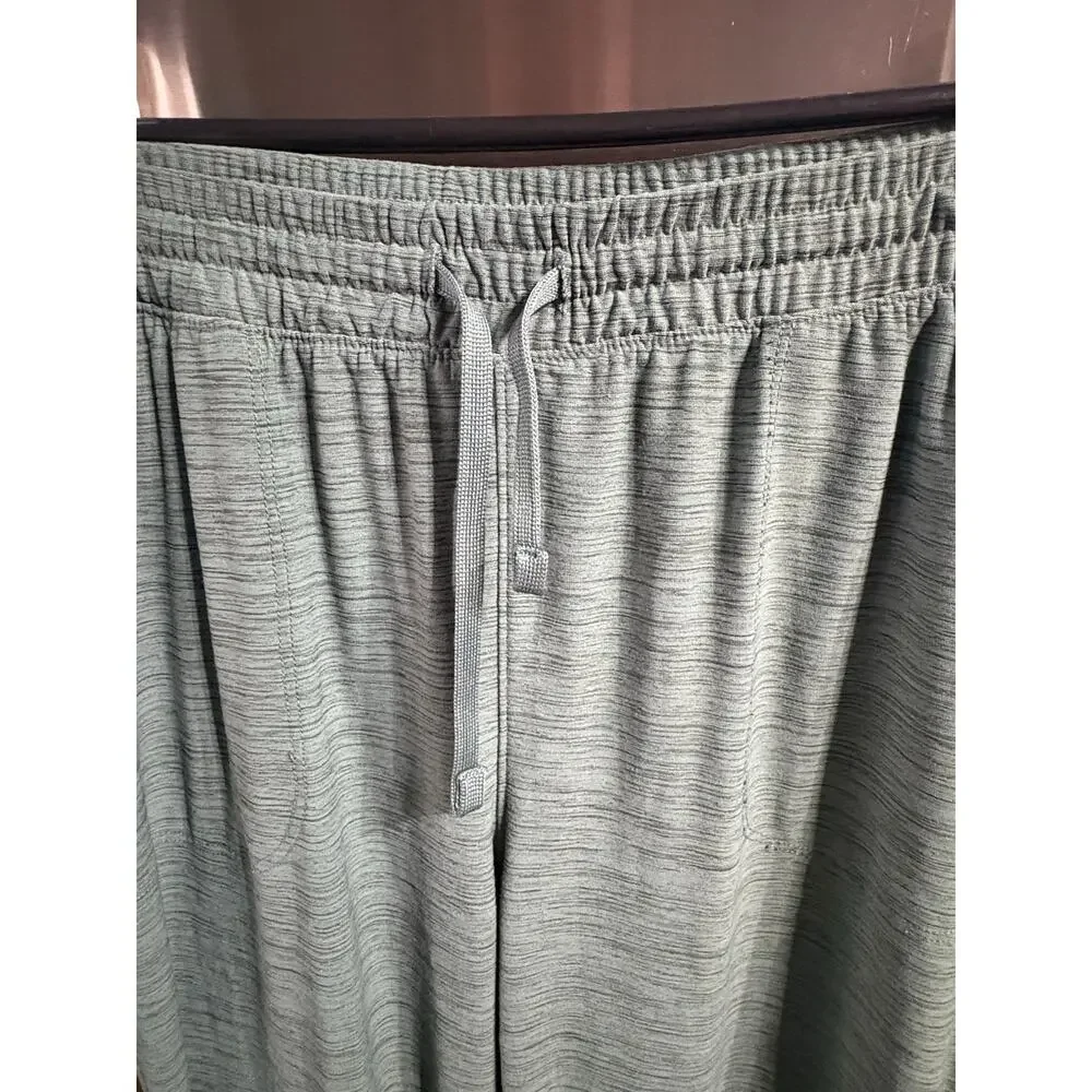 5/$20 Green Active Joggers - Old Navy - XL (14-16)